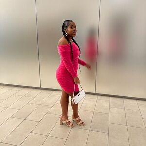 Pink Off-Shoulder Long Sleeve Bodycon Dress for Night Out